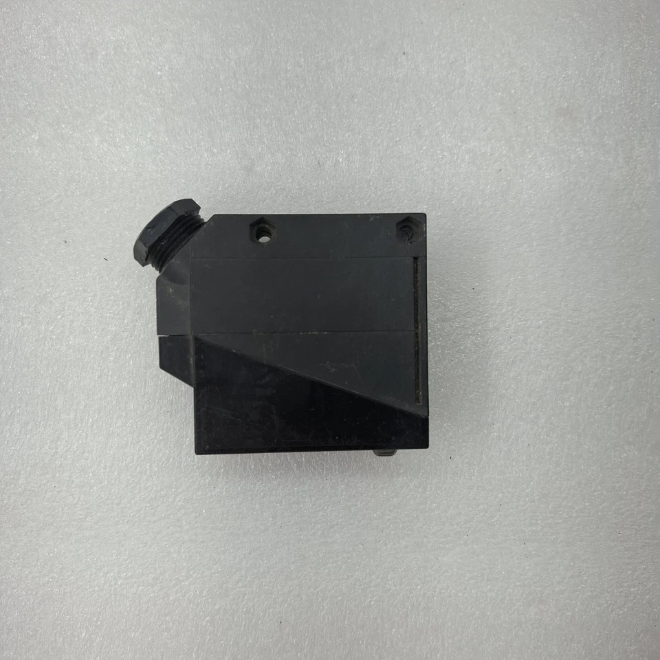 OMRON E3JM-R4M4 SENSOR E3JMR4M4